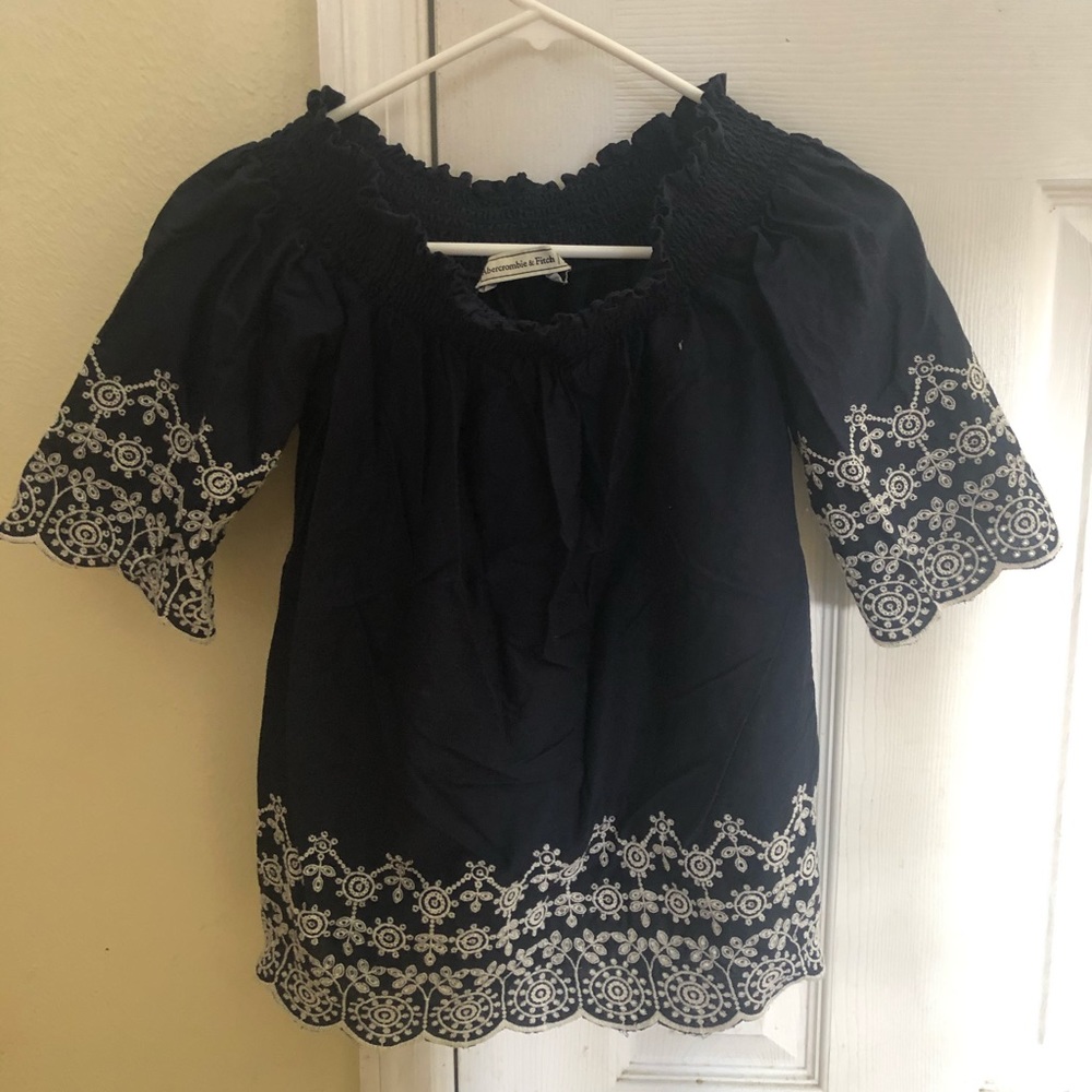 Abercrombie & Fitch off the shoulder top